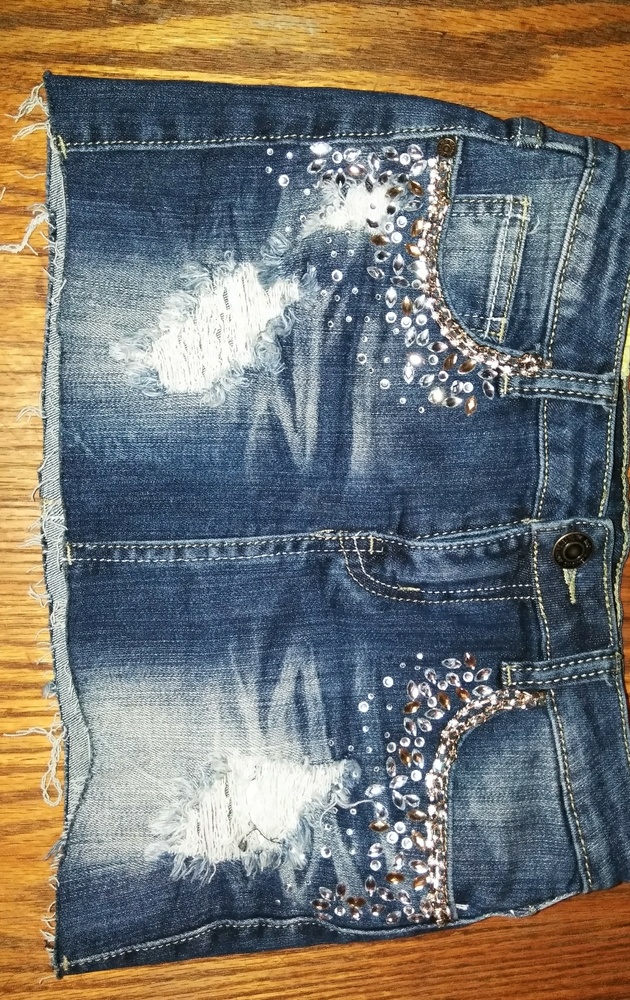 Destroyed mini skirt